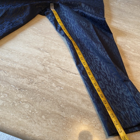 NWOT Elie Tahari Blue on Black fabric, 💯% leather trim, measurements in photos - Picture 8 of 15